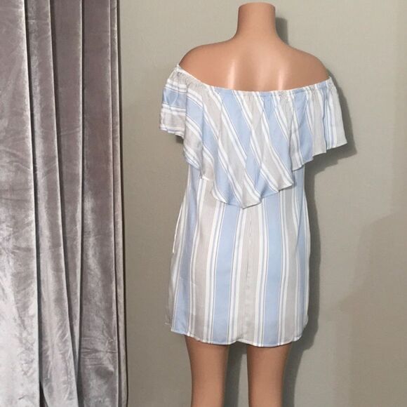 WAYF off the shoulder dress. NWOT - Picture 3 of 7